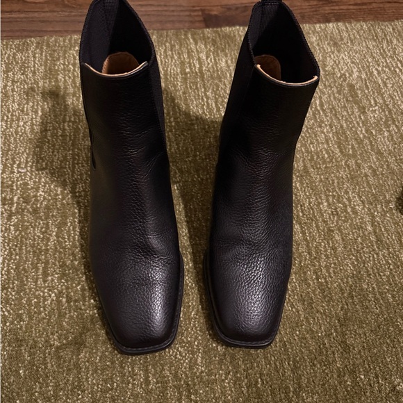 LoQ Ottavia Black Leather Chelsea Boot - Picture 8 of 9